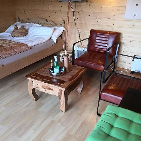 Optimierter 25Qm Holz Bungalow Mit Neuem Massivholzbett, Garten Mit Grillmoeglichkeit, Parkplatz, Radler Willkommen! Scharbeutz Exterior photo