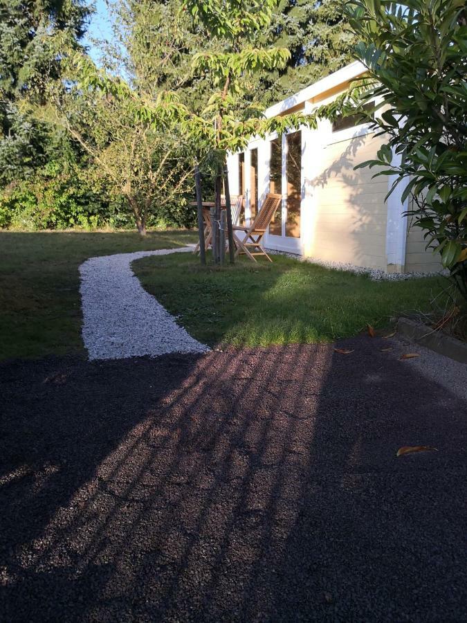 Optimierter 25Qm Holz Bungalow Mit Neuem Massivholzbett, Garten Mit Grillmoeglichkeit, Parkplatz, Radler Willkommen! Scharbeutz Exterior photo